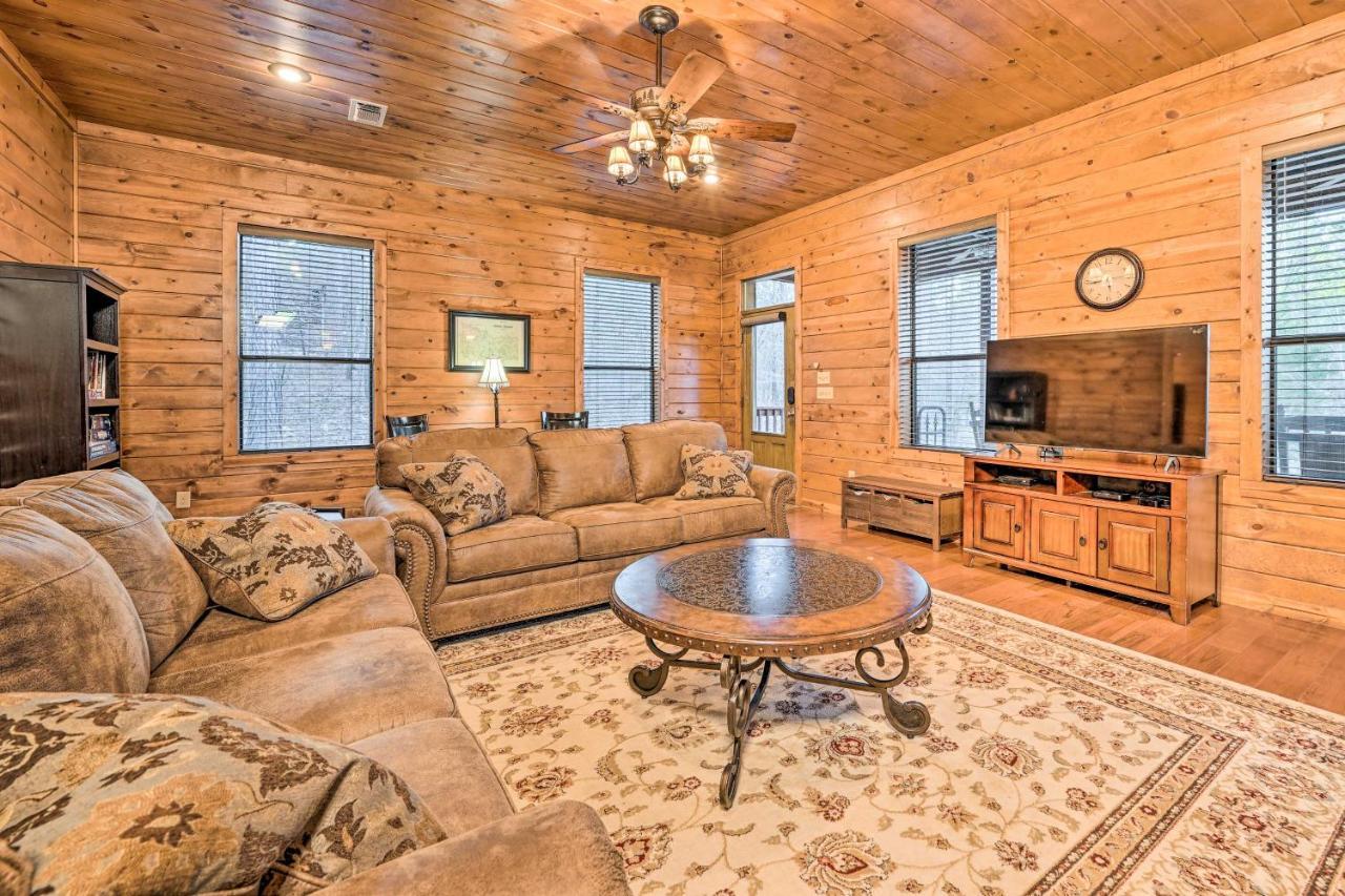 Broken Bow Cabin With Deck, Hot Tub And Fire Pit! المظهر الخارجي الصورة