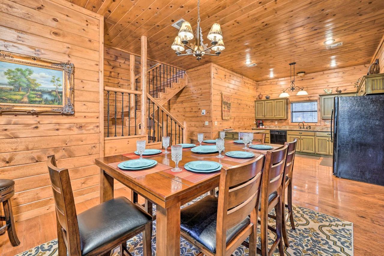 Broken Bow Cabin With Deck, Hot Tub And Fire Pit! المظهر الخارجي الصورة