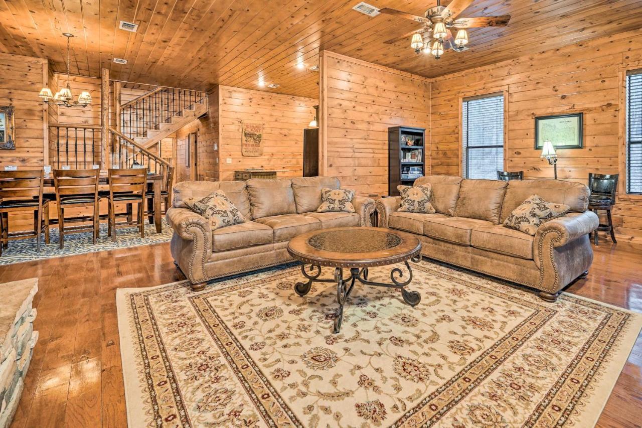 Broken Bow Cabin With Deck, Hot Tub And Fire Pit! المظهر الخارجي الصورة
