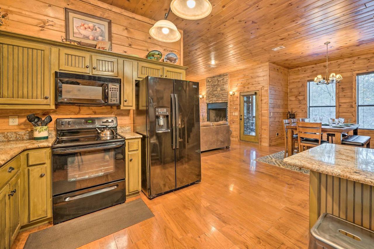 Broken Bow Cabin With Deck, Hot Tub And Fire Pit! المظهر الخارجي الصورة