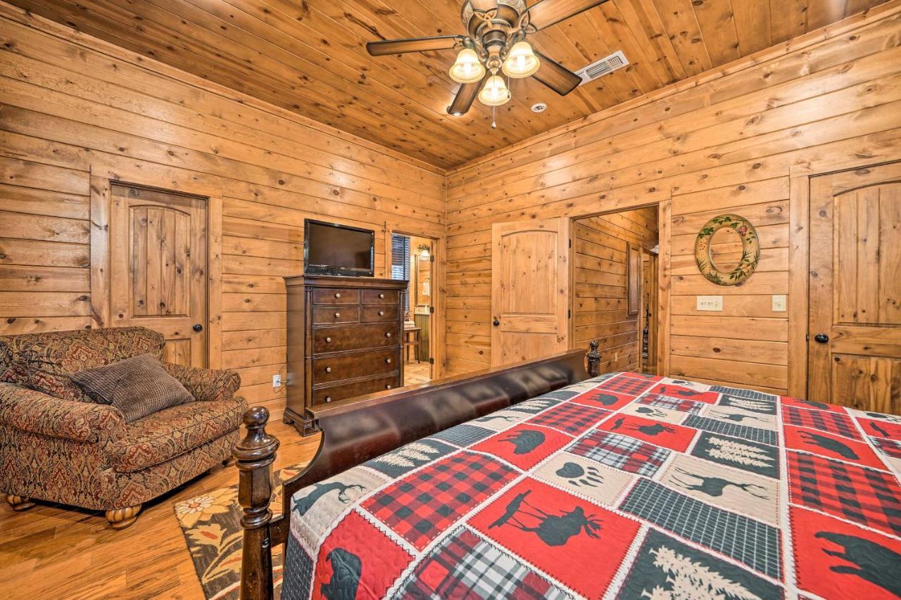 Broken Bow Cabin With Deck, Hot Tub And Fire Pit! المظهر الخارجي الصورة