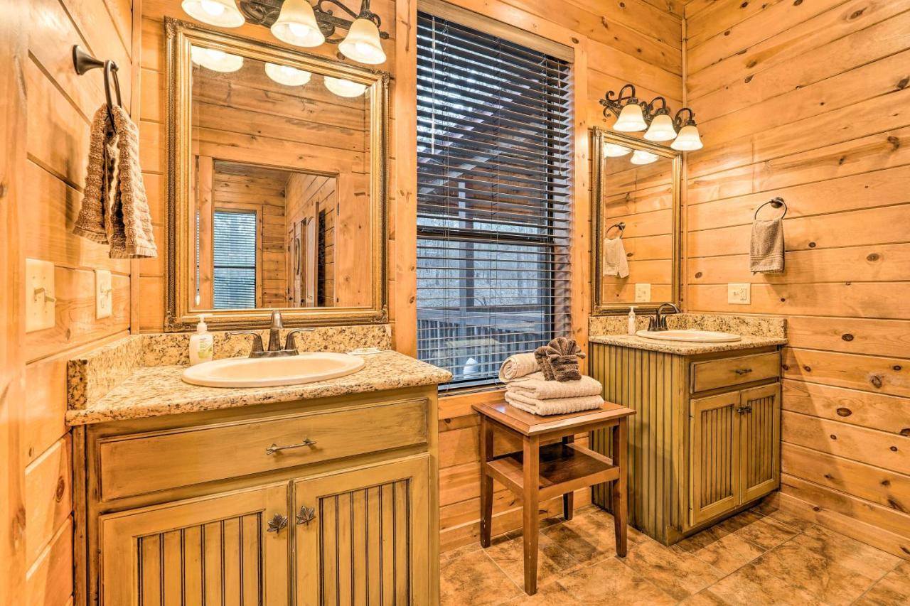 Broken Bow Cabin With Deck, Hot Tub And Fire Pit! المظهر الخارجي الصورة