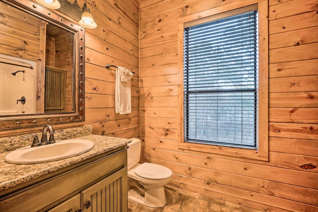 Broken Bow Cabin With Deck, Hot Tub And Fire Pit! المظهر الخارجي الصورة