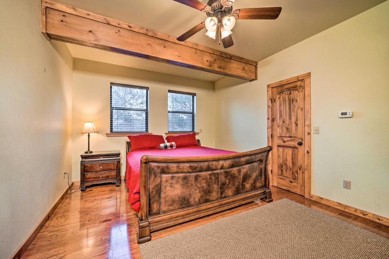 Broken Bow Cabin With Deck, Hot Tub And Fire Pit! المظهر الخارجي الصورة