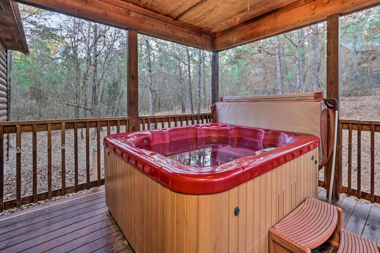 Broken Bow Cabin With Deck, Hot Tub And Fire Pit! المظهر الخارجي الصورة