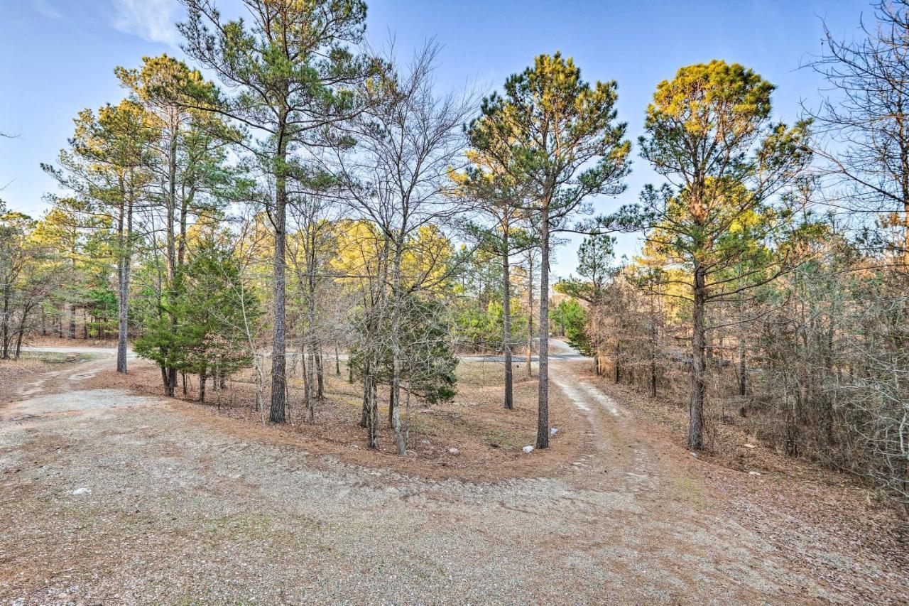 Broken Bow Cabin With Deck, Hot Tub And Fire Pit! المظهر الخارجي الصورة